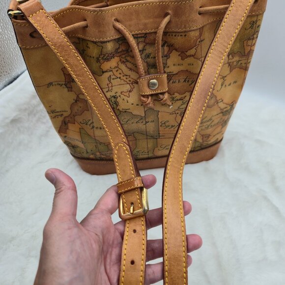 Alviero Classe Geo Classic bucket bag - Picture 14 of 14